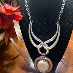 Gorgeous necklace with earrings